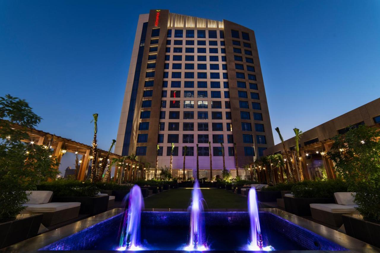 Movenpick Hotel And Residences ริยาดห์ ภายนอก รูปภาพ Hilton Cairo