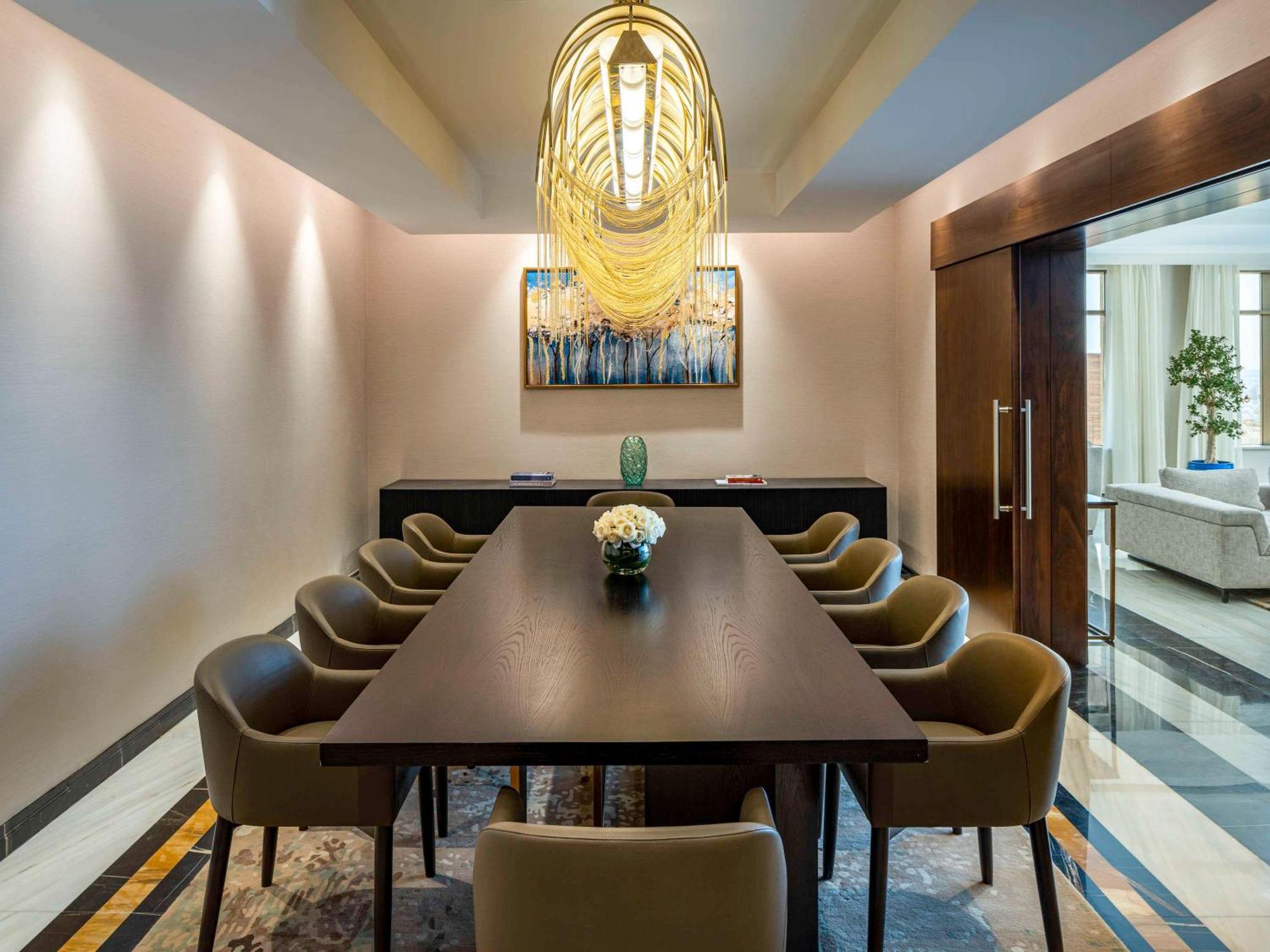 Movenpick Hotel And Residences ริยาดห์ ภายนอก รูปภาพ The private dining room at the hotel