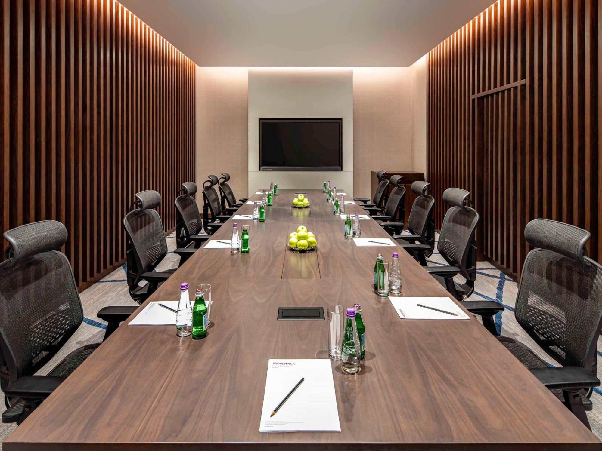 Movenpick Hotel And Residences ริยาดห์ ภายนอก รูปภาพ Meeting room