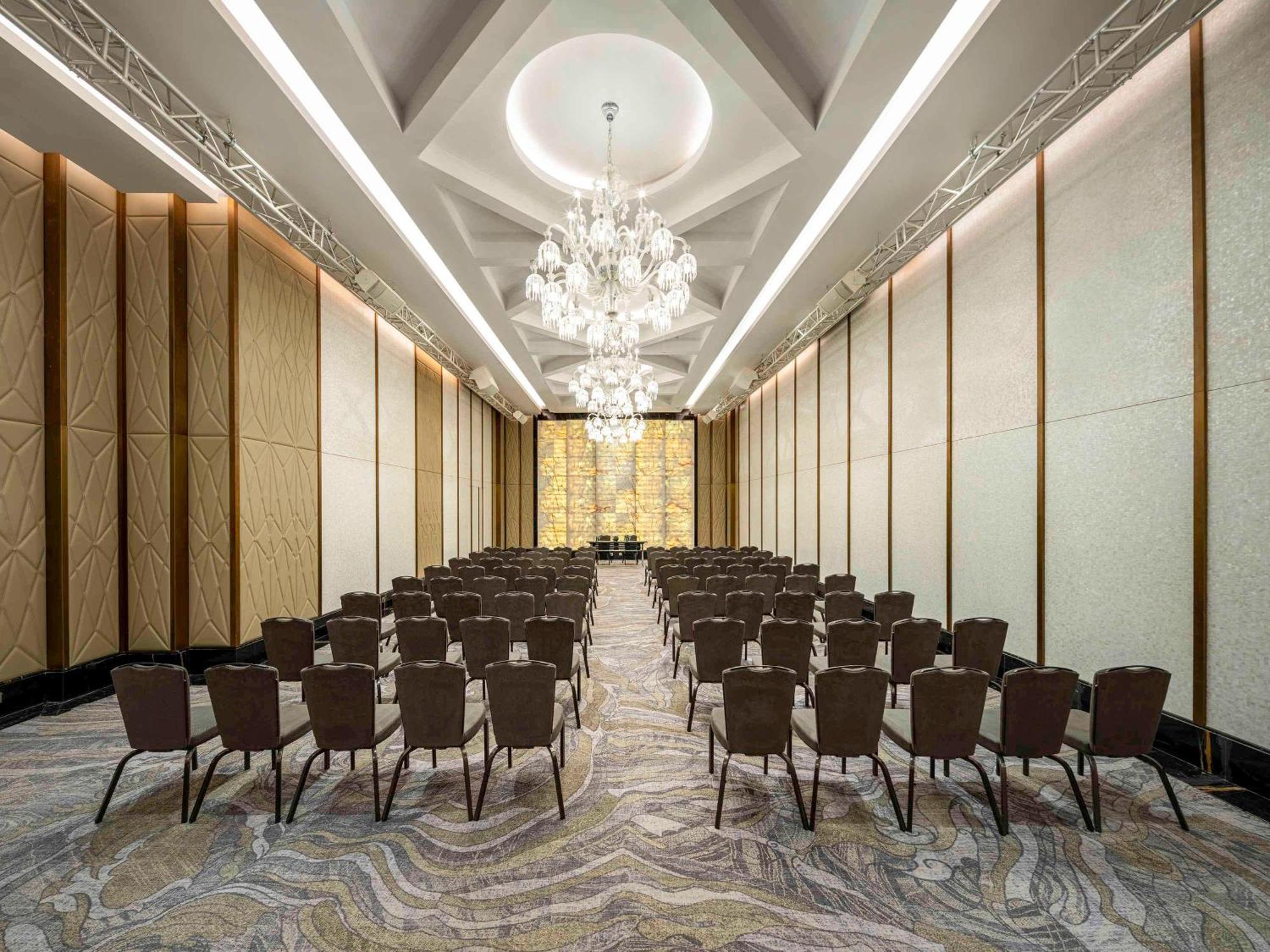 Movenpick Hotel And Residences ริยาดห์ ภายนอก รูปภาพ The ballroom