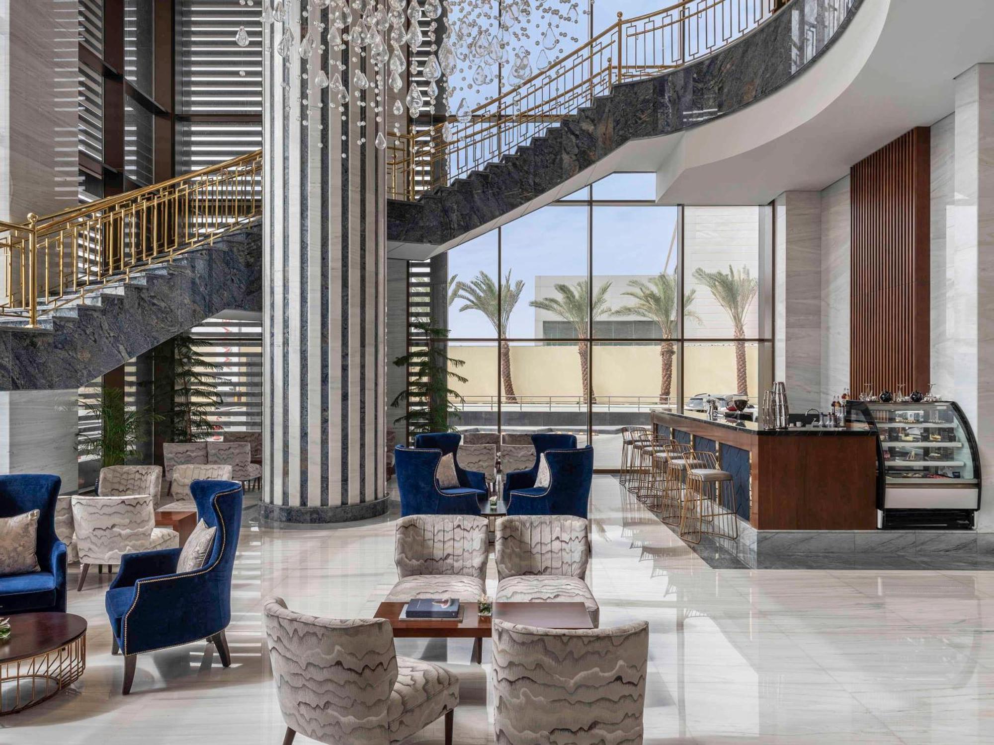 Movenpick Hotel And Residences ริยาดห์ ภายนอก รูปภาพ The lobby of the hotel