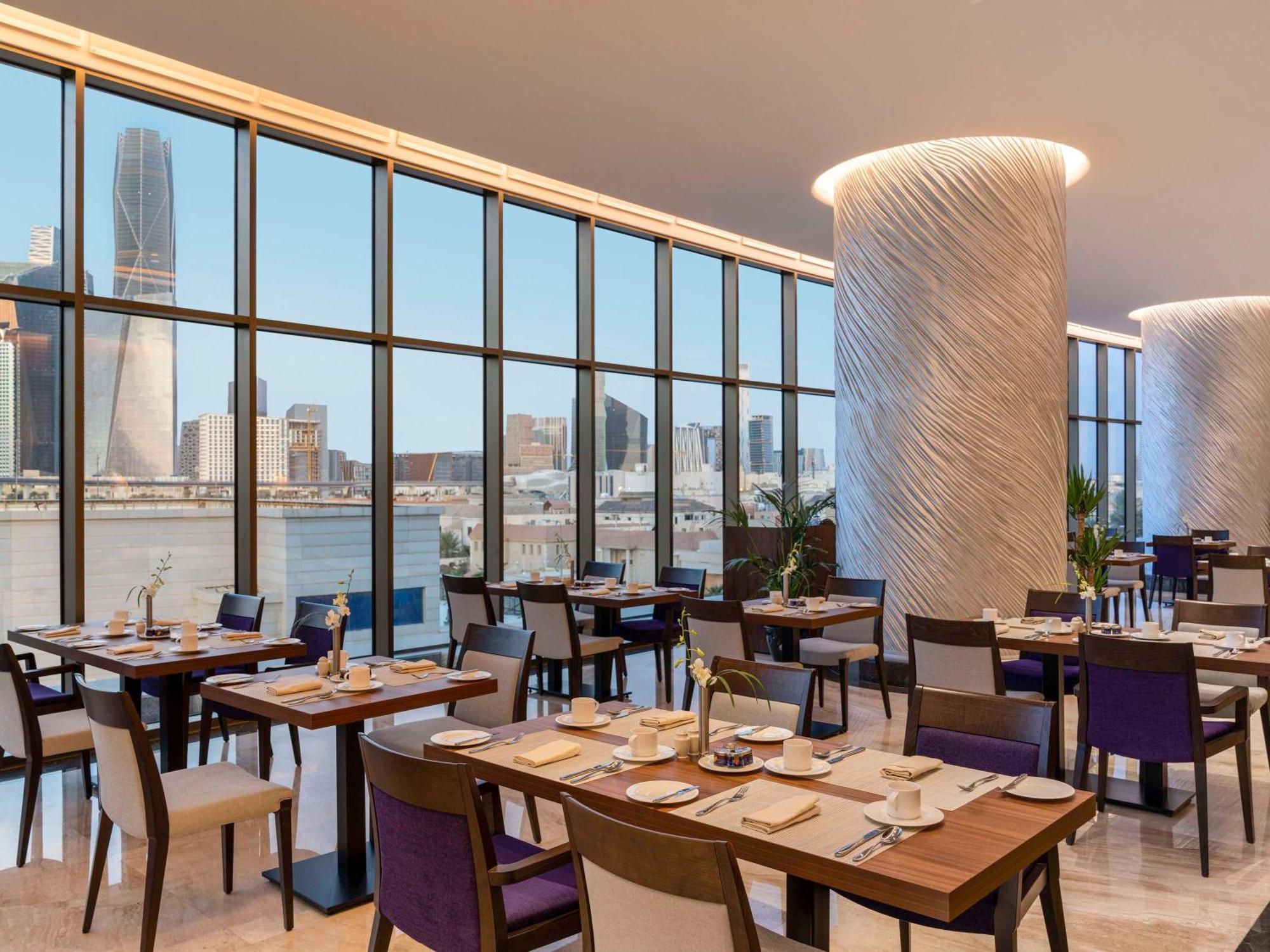 Movenpick Hotel And Residences ริยาดห์ ภายนอก รูปภาพ The View