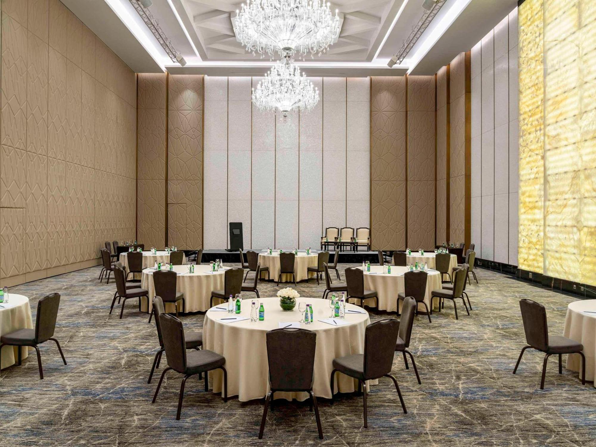 Movenpick Hotel And Residences ริยาดห์ ภายนอก รูปภาพ The ballroom