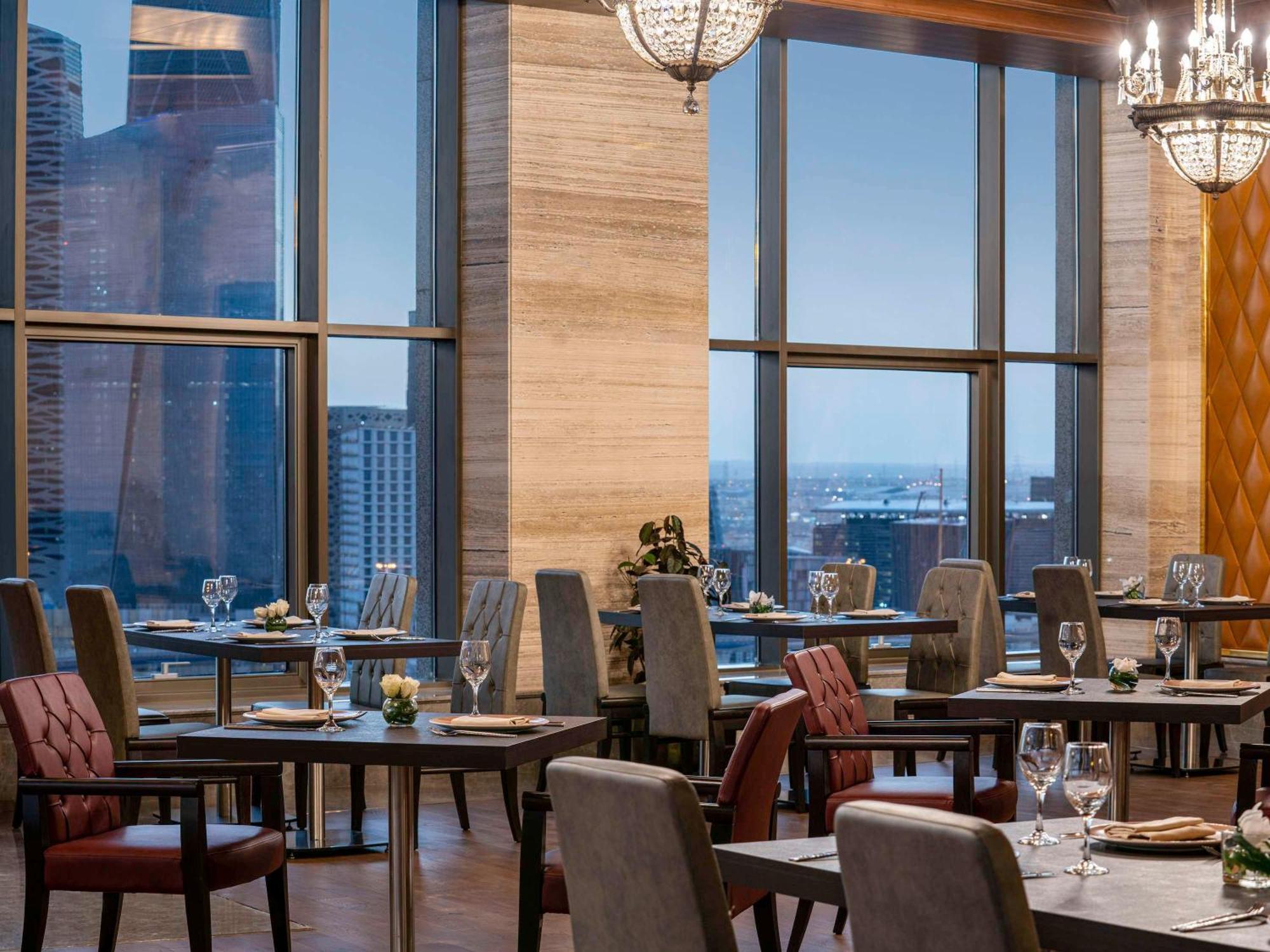 Movenpick Hotel And Residences ริยาดห์ ภายนอก รูปภาพ The restaurant