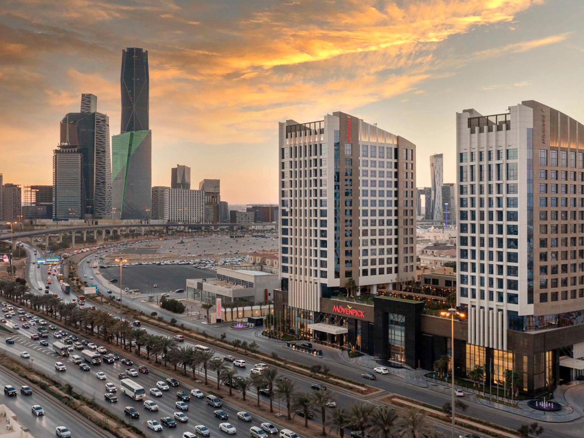 Movenpick Hotel And Residences ริยาดห์ ภายนอก รูปภาพ The Ritz-Carlton, Riyadh