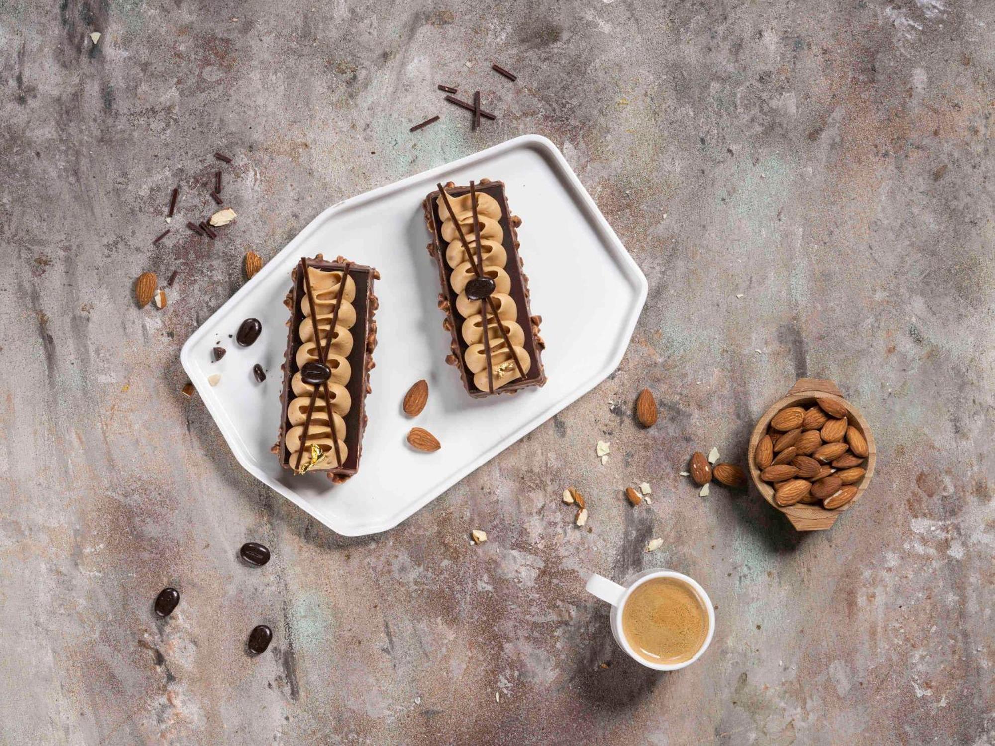 Movenpick Hotel And Residences ริยาดห์ ภายนอก รูปภาพ Almond bars