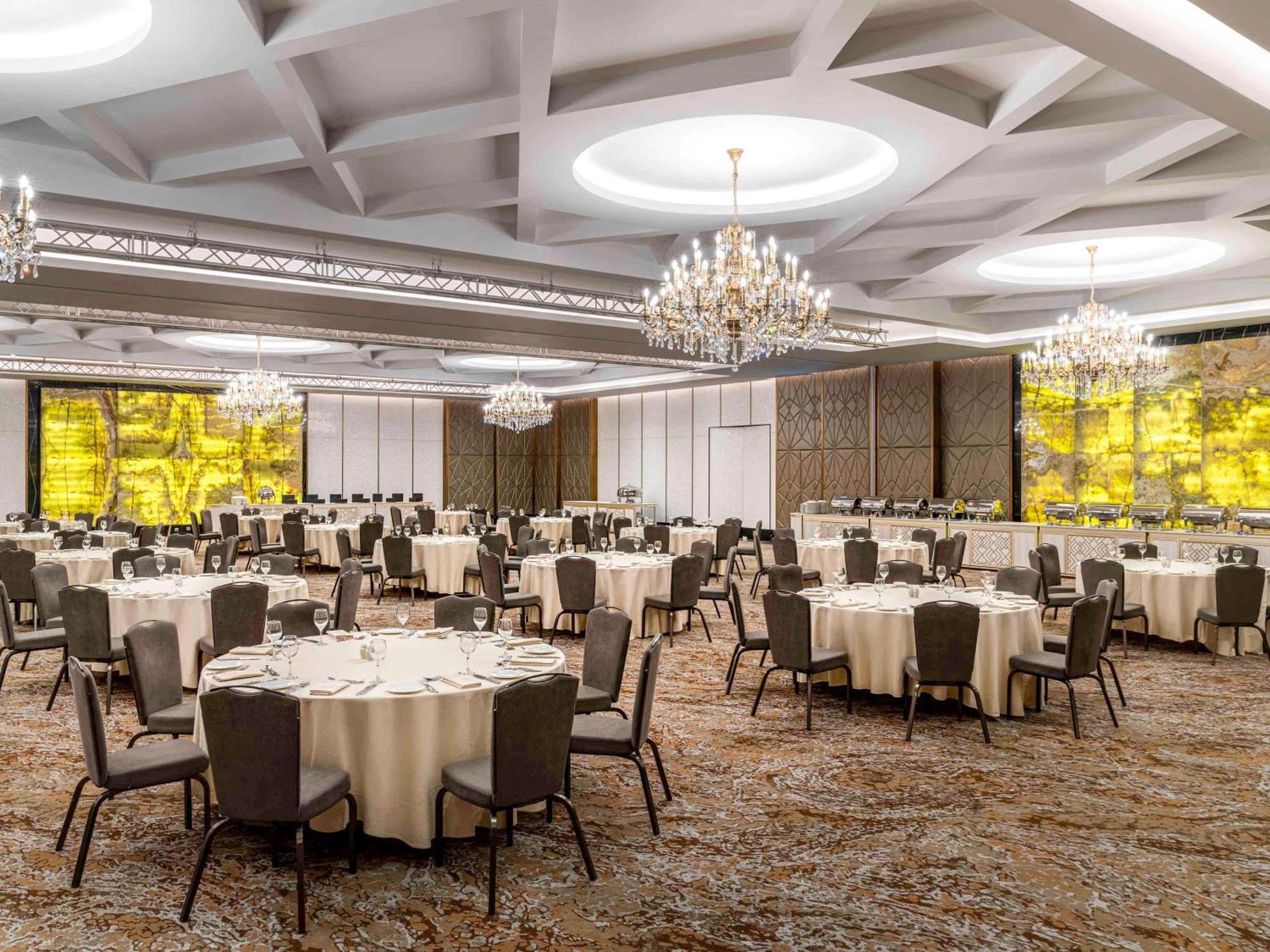 Movenpick Hotel And Residences ริยาดห์ ภายนอก รูปภาพ The Grand Ballroom
