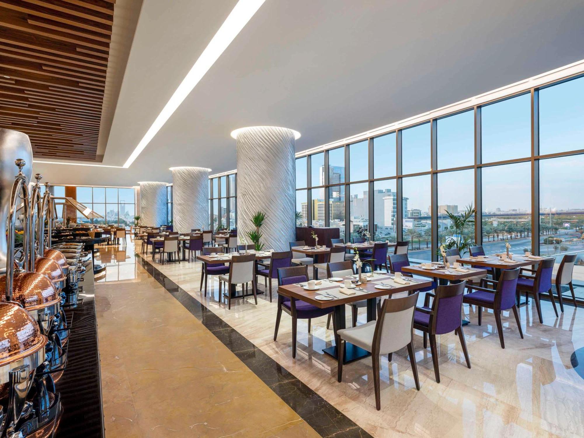 Movenpick Hotel And Residences ริยาดห์ ภายนอก รูปภาพ The restaurant
