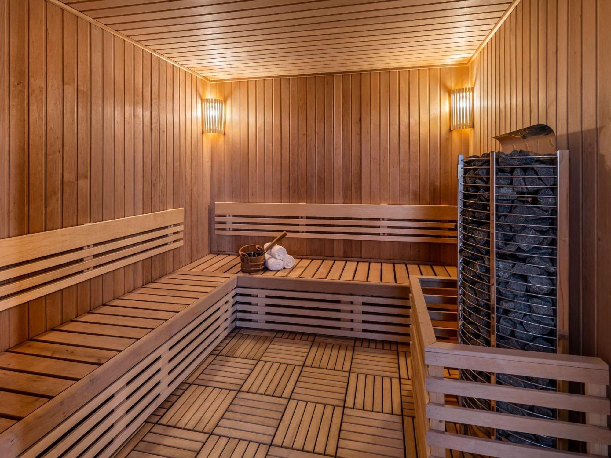 Movenpick Hotel And Residences ริยาดห์ ภายนอก รูปภาพ A modern Finnish sauna